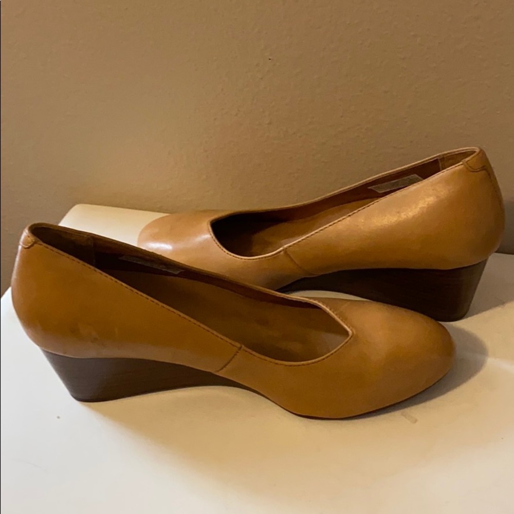 Vionic Antonia Wedge Pumps - Tan
